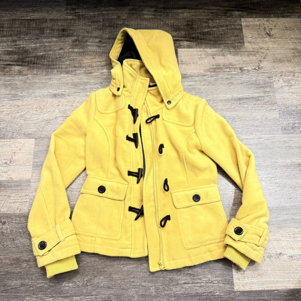 Black Poppy Mustard Yellow Toggle Coat with detachable hood size Medium